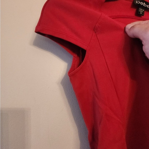 Bebe Women's Red Short Sleeve Tee Size Medium - Picture 4 of 4